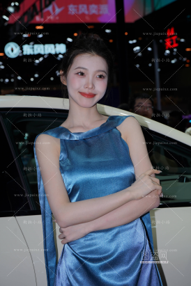 美女车模白皙美足