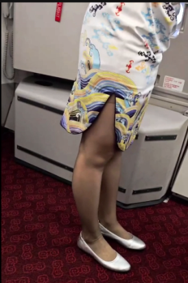 海航飞机拍摄后续，近距离从脚到大腿，后半段是安全出