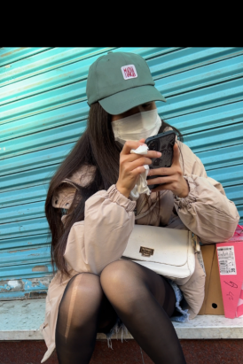 4K视频 白拖黑袜 650M