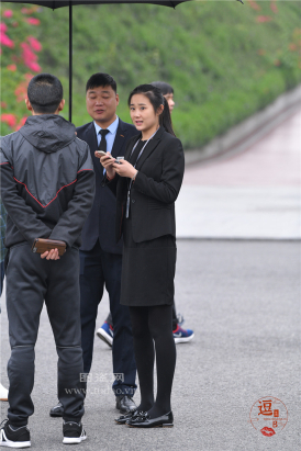 编码2532黑丝职业装