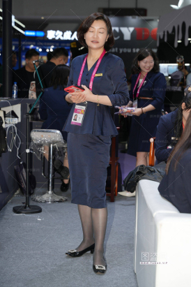 同展位的2位制服轻熟22P视8K3min