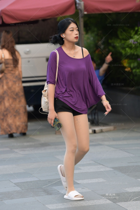 2481-1=63√美腿丝袜拖鞋小姐姐