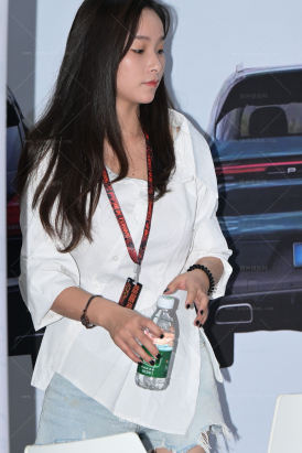 24920-2=67√热裤，超薄丝袜，清秀女生