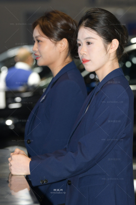 2469-48=63√端庄丝袜礼仪