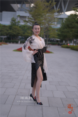 编码2523肉丝紧身包臀裙长美腿高跟丸子头御姐