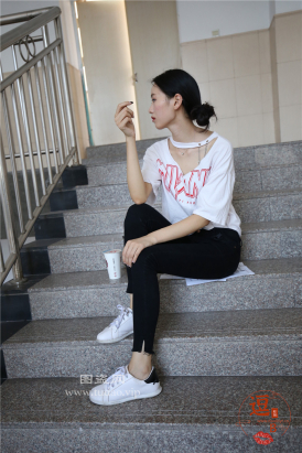 编码0085黑色紧牛船袜美脚