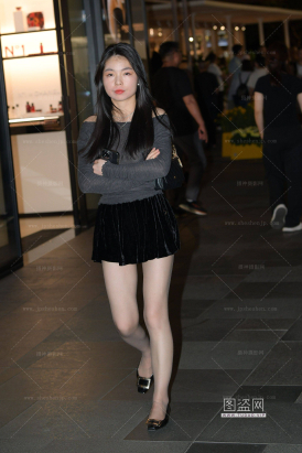 25518-24=34√丝袜，平底鞋素人