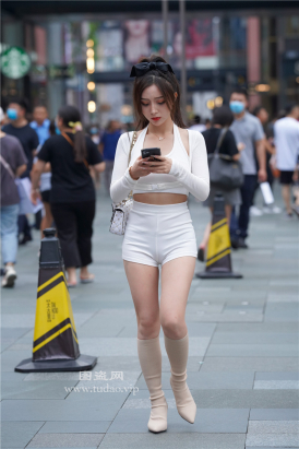 编码1930热裤美腿长靴