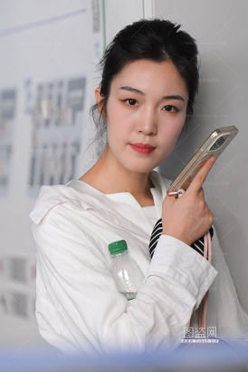 25612-2=52√美腿美丝清秀女生