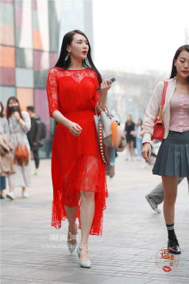 编码2365长裙美腿高跟