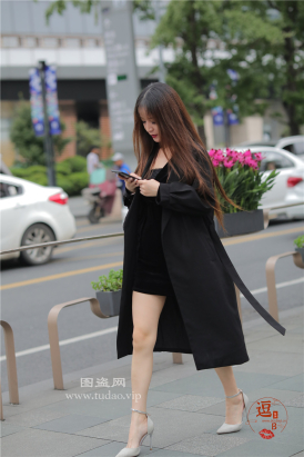 编码2230风衣美腿紧身包臀裙