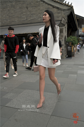 编码2518肉丝美腿高跟西装