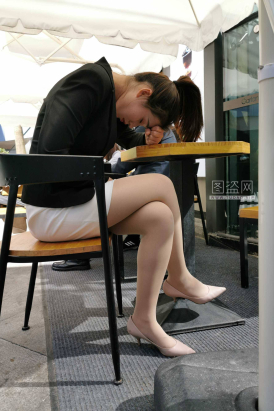 心灵街拍第3期 大长腿丝袜美女坐姿