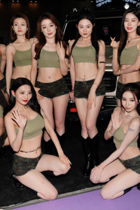 车展军装长靴车模群大长腿如林 6100万超高像素