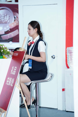 2024年6月某金融行业展览会金融制服美女丝袜图集{中集}