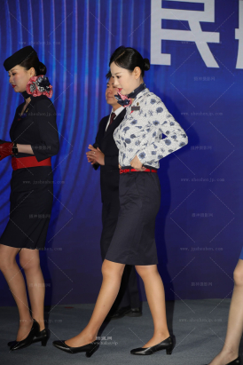 十佳空乘东航空姐棕色丝青花瓷制服精致漂亮