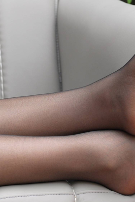 沙发上躺着的大长腿黑丝8K视频4min