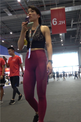 4K 极品紧身翘臀瑜伽裤性感美女