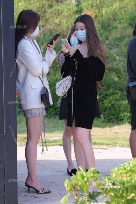 21412-4+105√爱穿凉拖的闺蜜