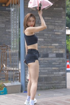 [一始专区] 黑色牛仔热裤美女