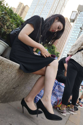 心灵街拍坐姿休息高跟鞋56期