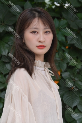 【M1109】褐色纱裙美女