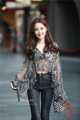 编码2619黑丝紧牛凉高美腿网红大波浪