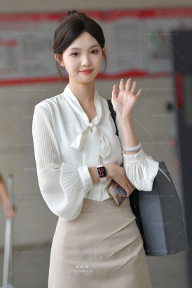 24831-32=40√搭讪甜美美腿小姐姐