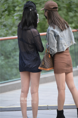 编码2179黑色热裤美胸