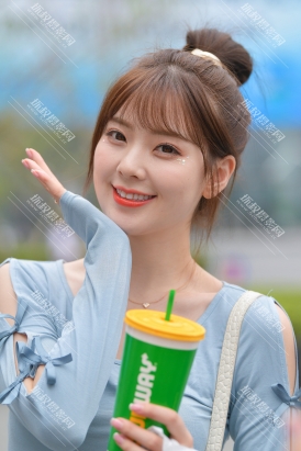 【J3177】萌萌哒网红小姐姐~（附赠视频）