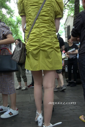 4K - 街拍性感连衣裙性感街拍高跟美眉 [942 MB/MP4]