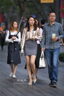 编码2175肉丝紧身包臀裙