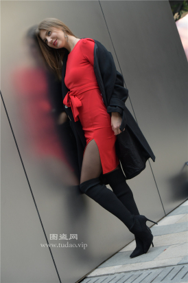 编码2109黑丝长靴红色紧身包臀裙歪果仁