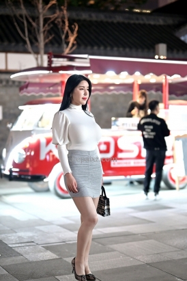 紧身裙美女2分49秒 [2.45 GB]