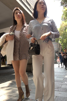 4k-街拍极品美女姐妹花、总有一款适合你！ [1.20 GB]