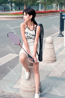 【M0510】萌宝儿逗比丝足打羽毛球