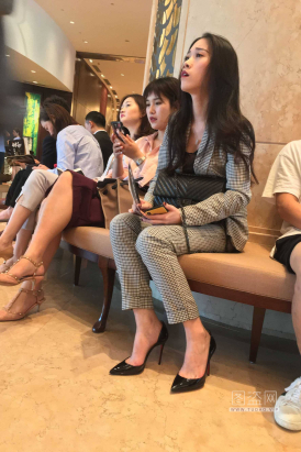 89制服套装尖头细高跟18p