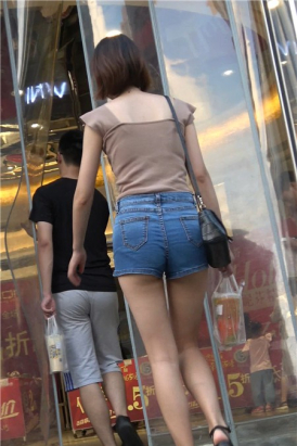 4k-高腰牛仔热裤苗条身材街拍美女 [1.08 GB]