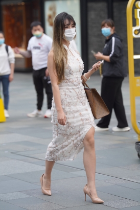 镂空长裙更显气质220422-46-68P